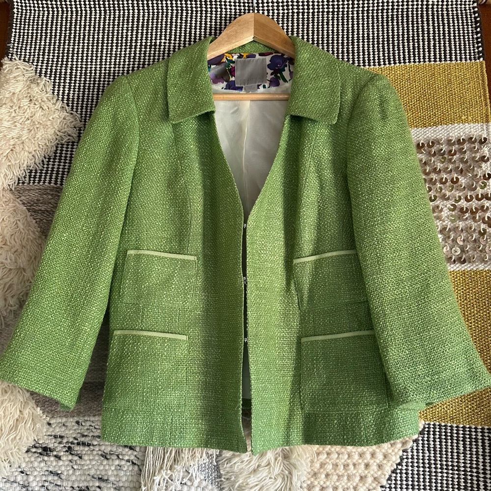 Vibrant Green Tailored Blazer with Textured Fabric